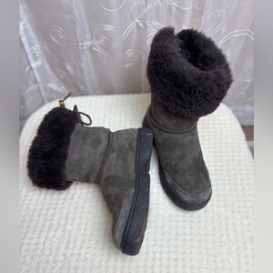UGG Australian Boots “Ultimate Bind” Chocolate, Suede Sheepskin, Ladies 6